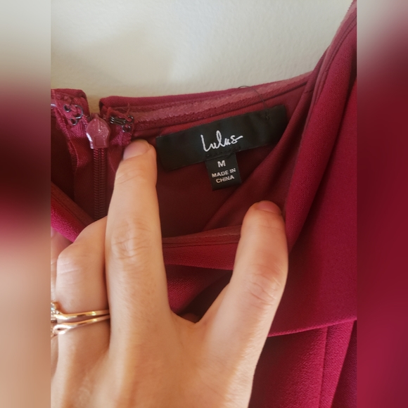 Lulus dress, full length off the shoulder slit. Burgundy/red size medium - Picture 3 of 5
